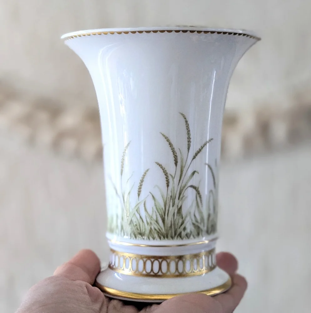 Beautiful Kaiser Artemis Vase by Nossek – Gold Rim, Grass Motif – 5